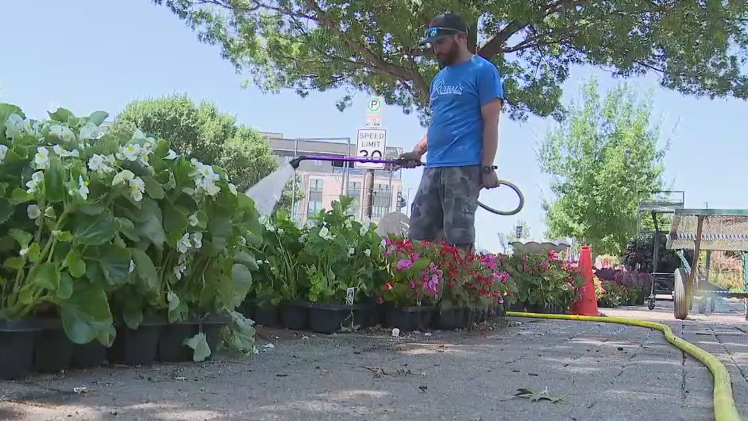 North Texans suffer through triple-digit heat